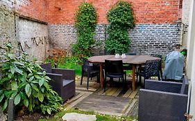 Maison avec jardin, calme et ensoleillée à 2 minutes du centre-ville